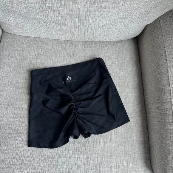 Barely used camo butt scrunch - Picture 2 of 3